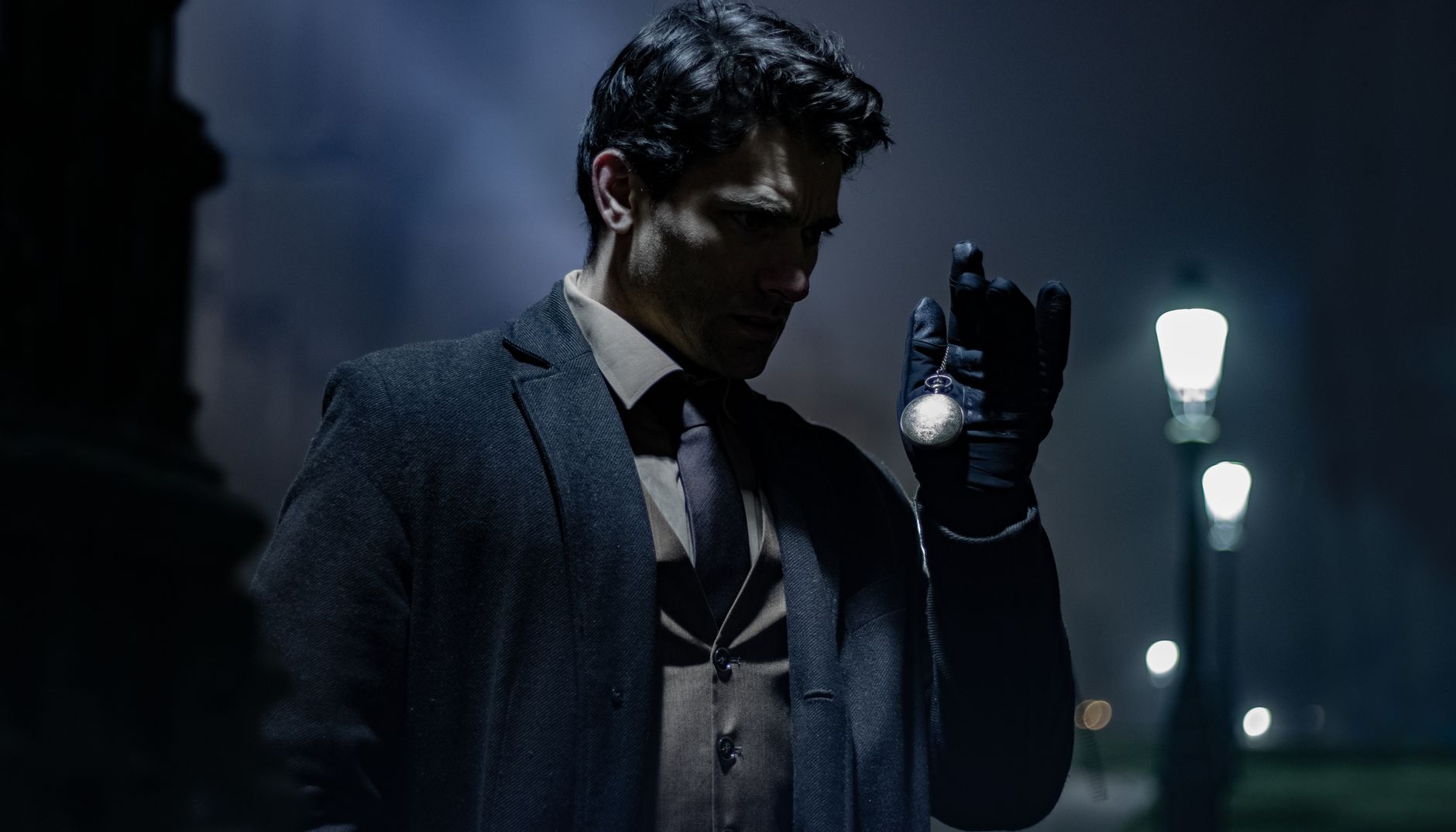 Mystery detective noir atmosphere (image illustrative)
