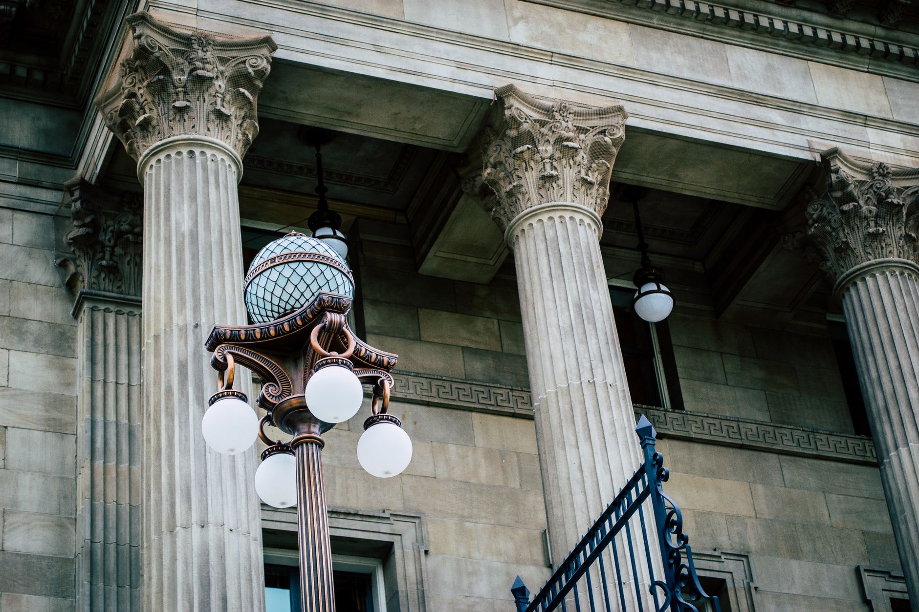 Courthouse columns, symbol of applicable legislation