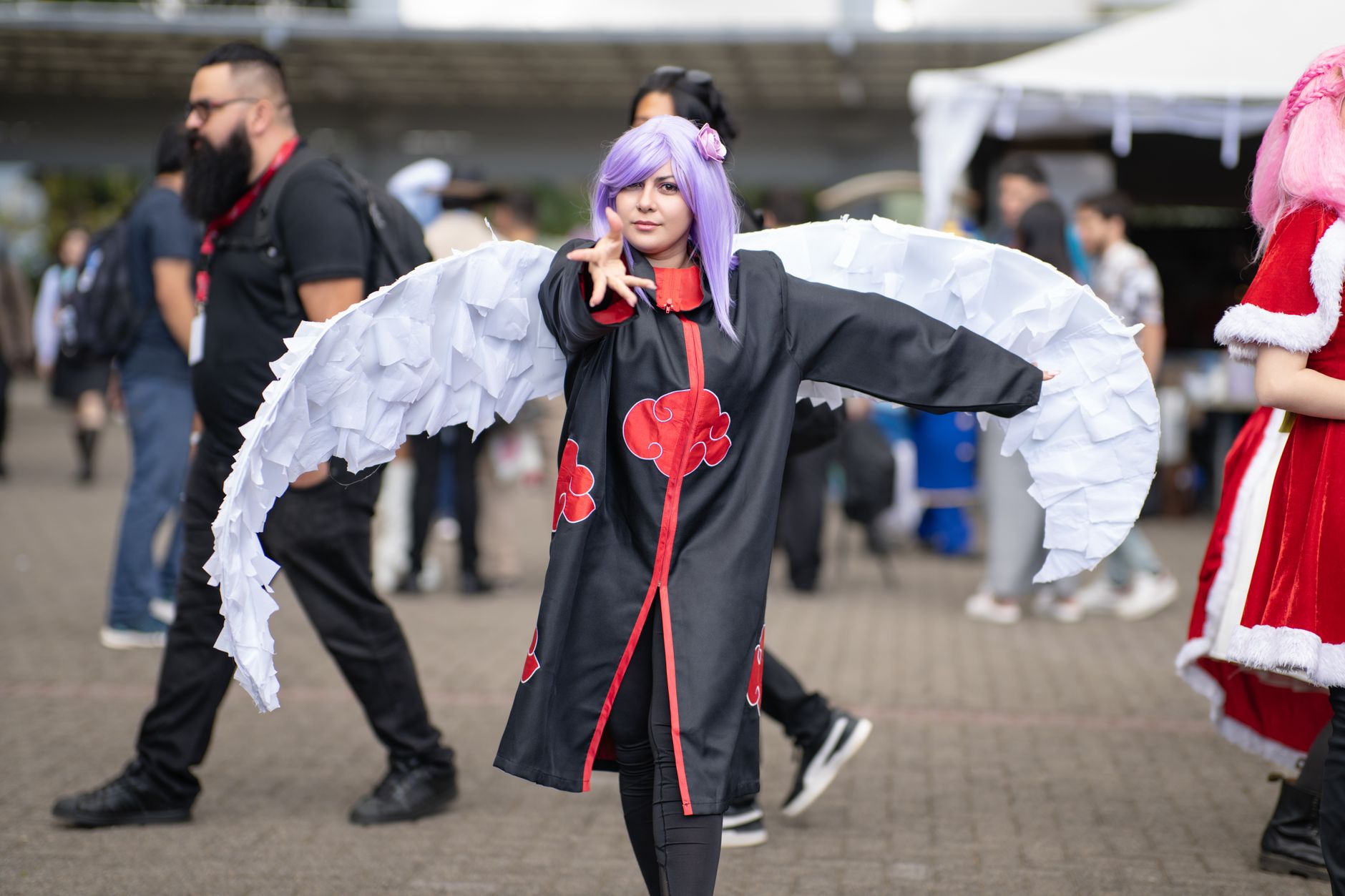 Fans de anime reunidos en una convención japonesa