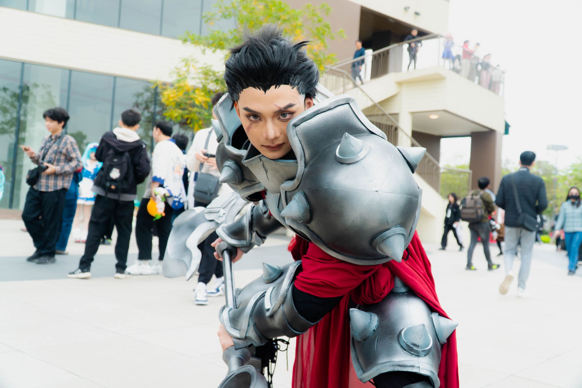 Acción y aventura épica característicos del anime shounen con héroes jóvenes